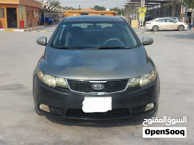 2012 كيا سيراتو Standard