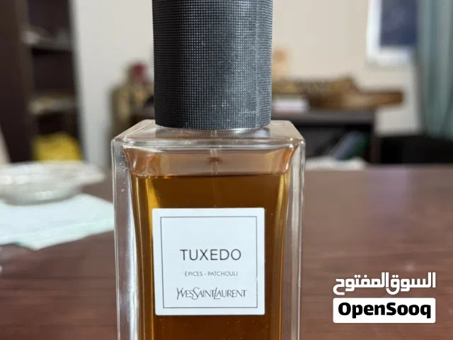 عطر توكسيدو 125 مل مستعمل للبيع متبقي منه نسبة كبيرة العطر  العطر بدون علبة وليس تستر