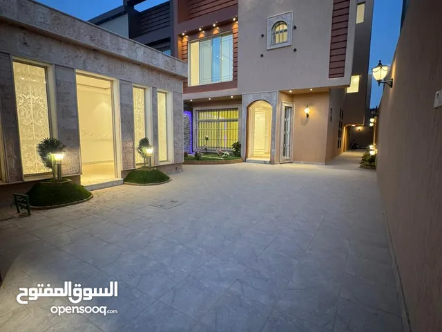 300 m2 5 Bedrooms Villa for Sale in Al Riyadh Okaz