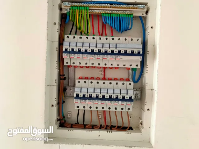كهربائي منازل طرابلس لجميع خدمات الكهرباء،الأسعار في متناول الجميع،دقة في العمل،سرعة في الانجاز