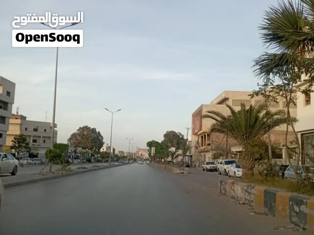 موقع تجاري للبيع. .. شركة أو مدرسة أو جامعة .. في منطقة السبعة