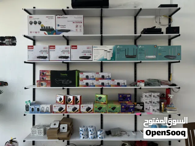 رفوف خشبية محلات