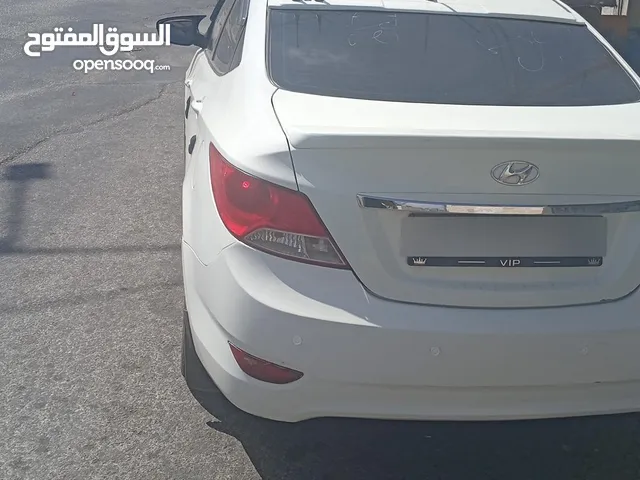 هيونداي اكسنت مودي. بنزين 4 غيار  صالون اسود  رادار  كاميرا خلفيه حساسات جنط 1600 بنزبن 4 غيار