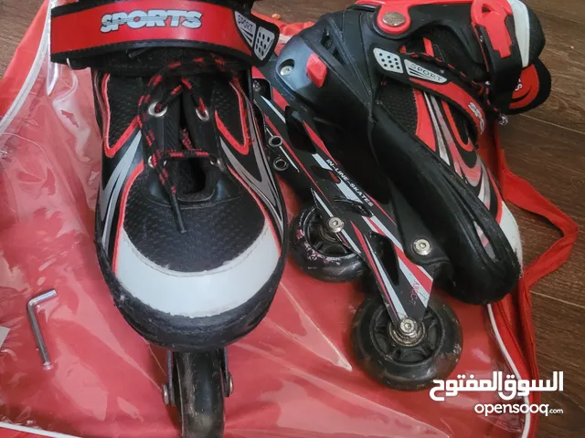 سكيت جزم عجل للبيع مستخدم لشهر شبه جديد ما فيش اي كسور