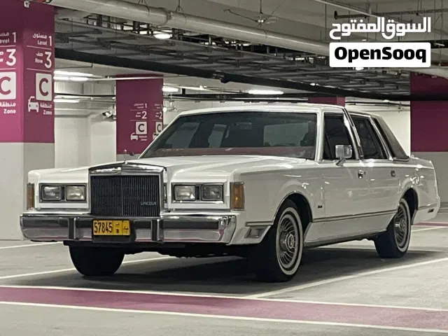 1989 لينكولن تاون كار