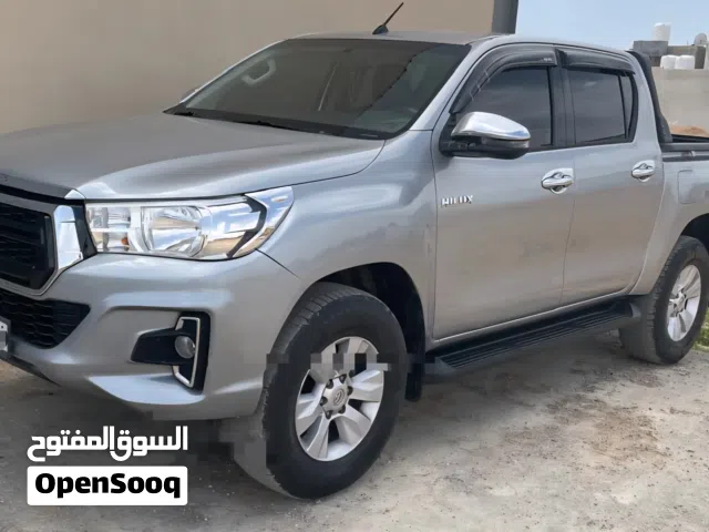 2019, تويوتا, هيلوكس, Standard