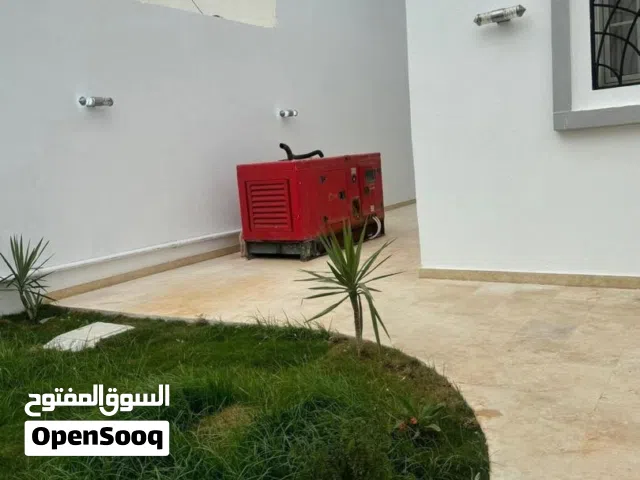 300 m2 More than 6 bedrooms Villa for Rent in Benghazi Al-Sindibad District