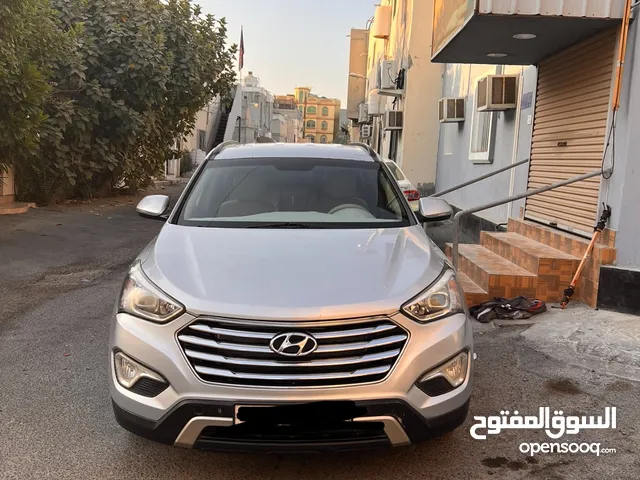 Used Hyundai Grand Santa Fe in Northern Governorate
