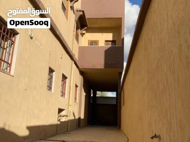 300 m2 More than 6 bedrooms Villa for Rent in Tripoli Abu Sittah