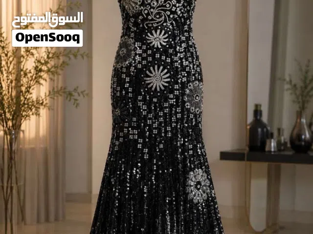 فستان سهرة اسود من لبنان