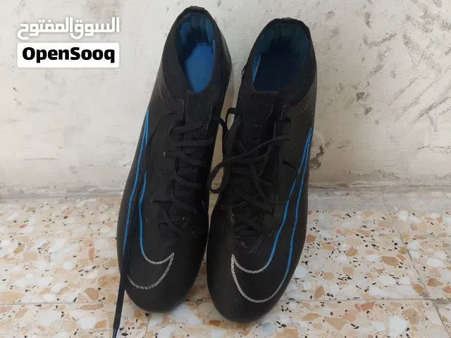 جوتي مستعمل من شركه نايك