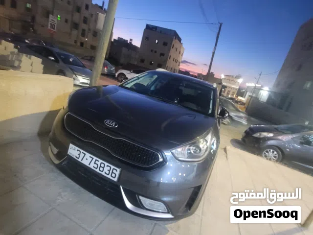 2018 كيا نيرو Standard