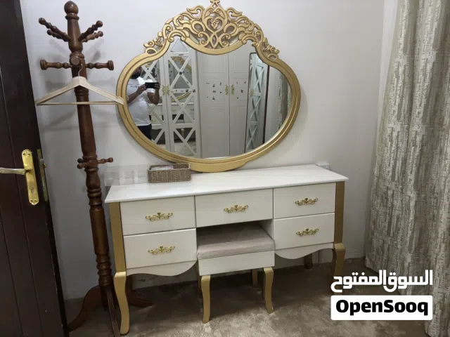 غرفة نوم ممتازه شبه جديده ما فيها الهوا