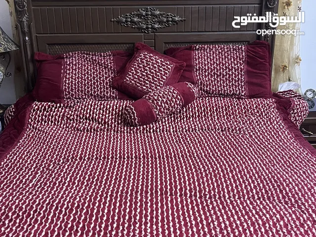 تخت مزوج للبيع استعمال بسيط سلالم خشب مع راسيات تخت اربع دروج مع برادي وفرشة في حالة الوكالة