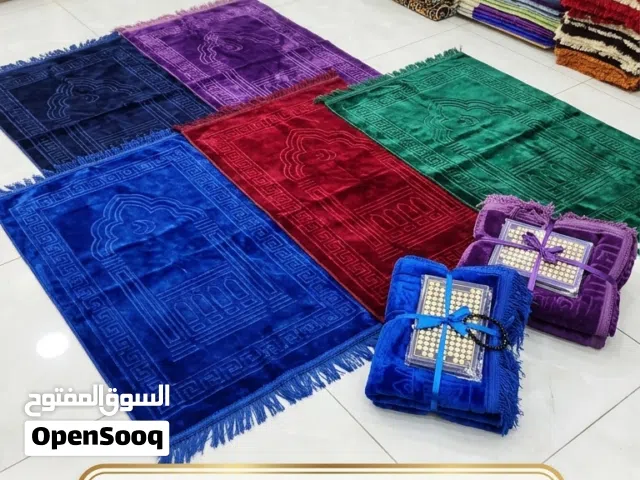 سجاد صلاة مخمل فاخر بأسعار خاصة للتوزيعات الخيرية