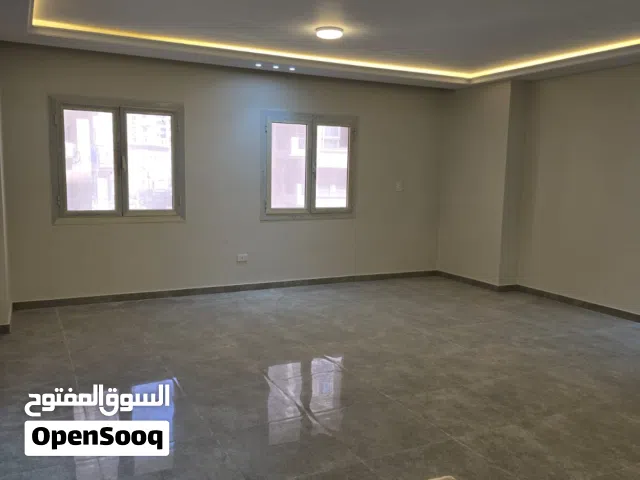شقه للايجار كمبوند سما القاهره  135 اول سكن دور اول واجهة بالكامل غرفتين+ مطبخ+ حمام سوبر لوكس وجها
