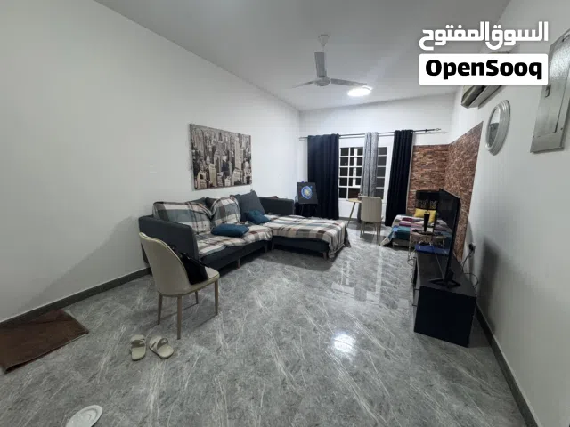 400 m2 4 Bedrooms Villa for Rent in Muscat Al-Hail