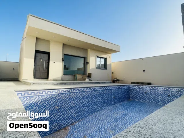 عدد اثنين استراحات مجهزات بالحوض السباحة في منطقة عين زارة مثلث موسا كوسا بسعر مناسب