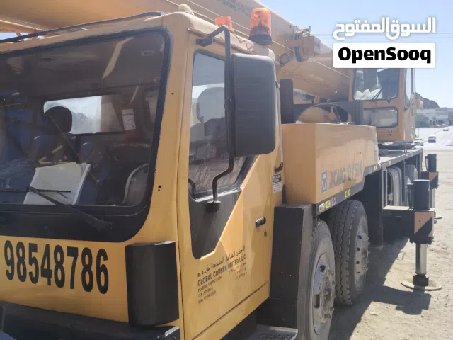 xcm Crain 50ton neat and clean