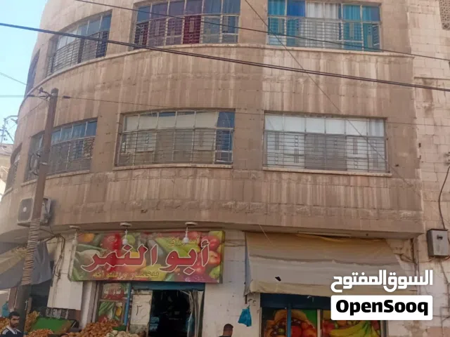 مخازن للايجار مفتوحات على بعض ثلاث ابوب تقع على شارعين منطقه حيويه تصلح لاي عمل تجاري