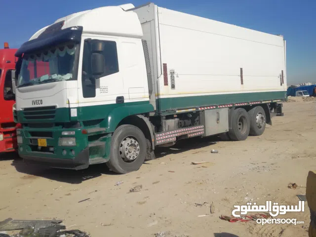 للبيع شاحنه لوري ايفكو موديل 2006