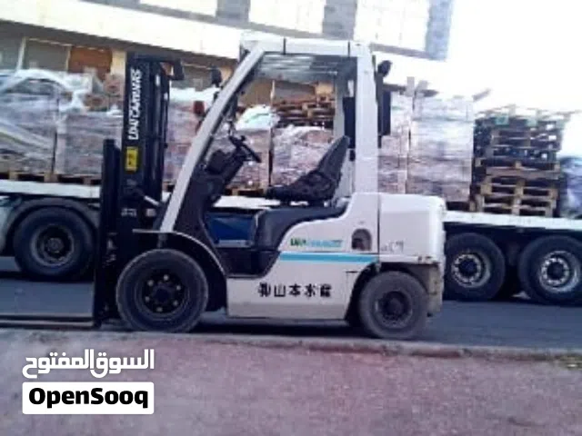 تأجير الرافعات الشوكيه وتنزيل جميع انواع البضائع وتأجير يومي وشهري