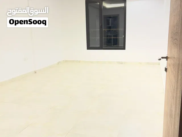 دور تجاري مساحه 280 أربع شقه كل شقه 70 متر شارع رئيسي موقع ممتاز
