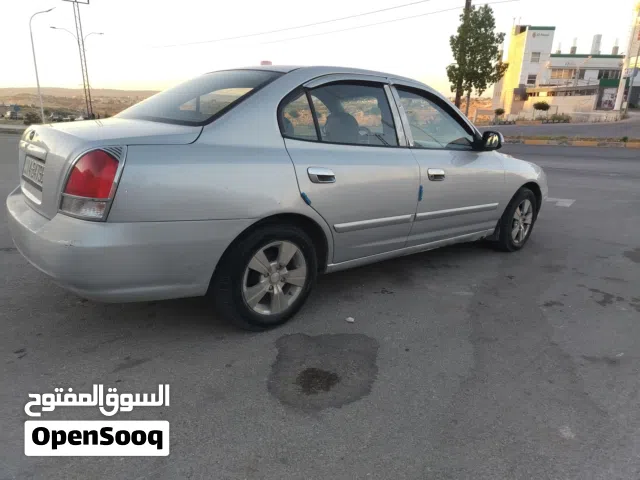 2002 هيونداي افانتي Standard