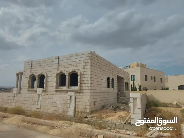265m2 4 Bedrooms Villa for Sale in Zarqa Madinet El Sharq