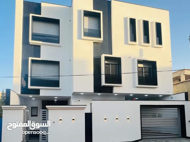 225 m2 More than 6 bedrooms Villa for Sale in Tripoli Zanatah