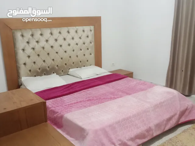 شقة مفروشة جيدا في العوينة 3د على لاك2