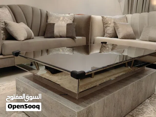 طقم كنب مودرن نيو كلاسيك مع طاولة زجاجية