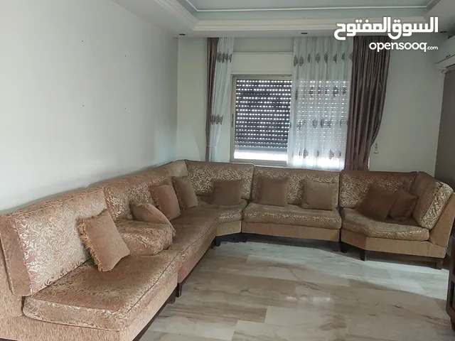 طقم كورنر كبير خشب ثقيل بحاله جيدة جدا للبيع بسعر لقطه