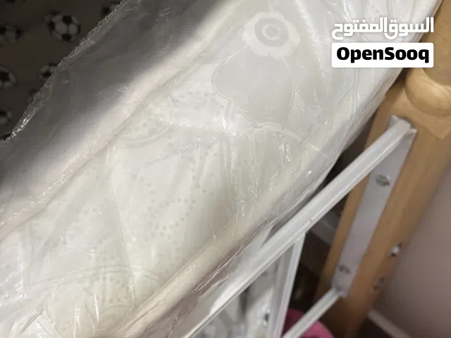 للبيع عدد 2 مرتبه مفرد بالنايلون