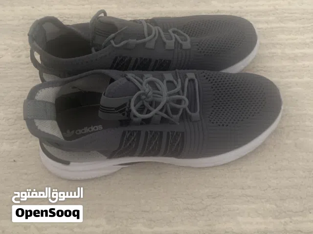 جوتي رصاصي للرياضة جودة ممتازة اللي حاب جدا ممتاز للمشي للجري