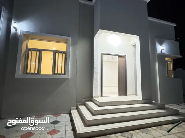فيلا جديده للاجار الشهري في الغليله 2 قريبه من مجمع اللولو التجاري