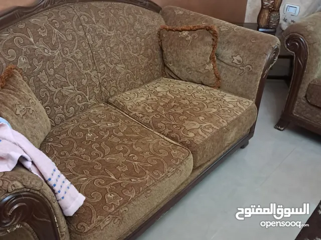 كنب بحالة ممتازة