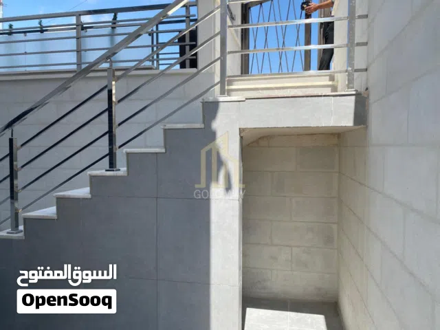 فرصة استثمارية سكنية مميزة شقة شبه أرضي مفروشة 135م قرب مدارس الدر المنثور /ref 1344
