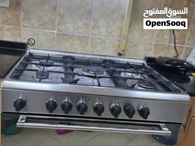فرن للبيع استعمال خفيف. oven