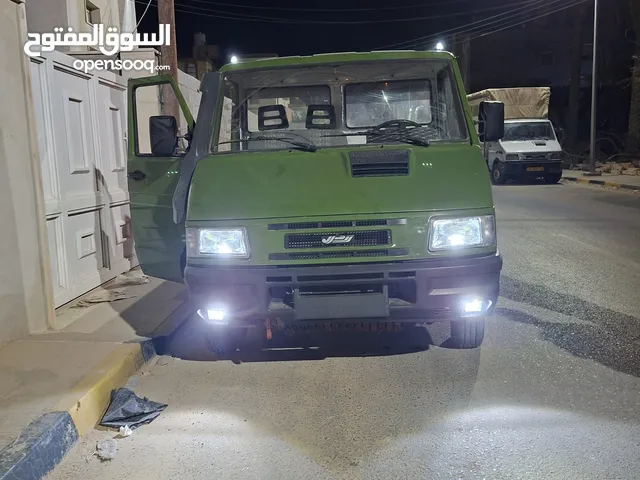 ايفيكو ساحبة 40/12 الدار