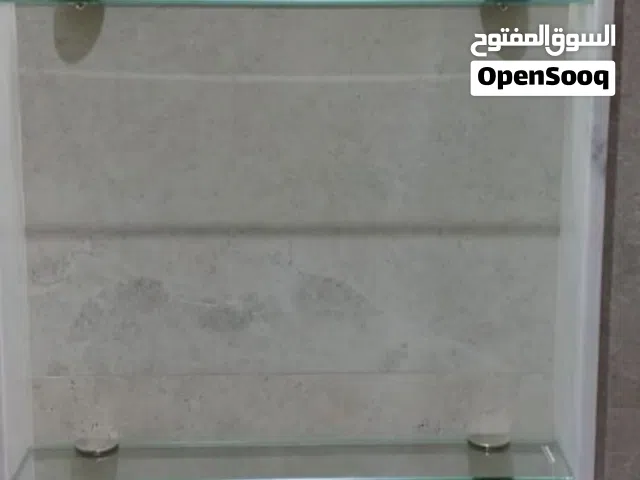 مثبت او قواعد أرفف الزجاج مستعملة