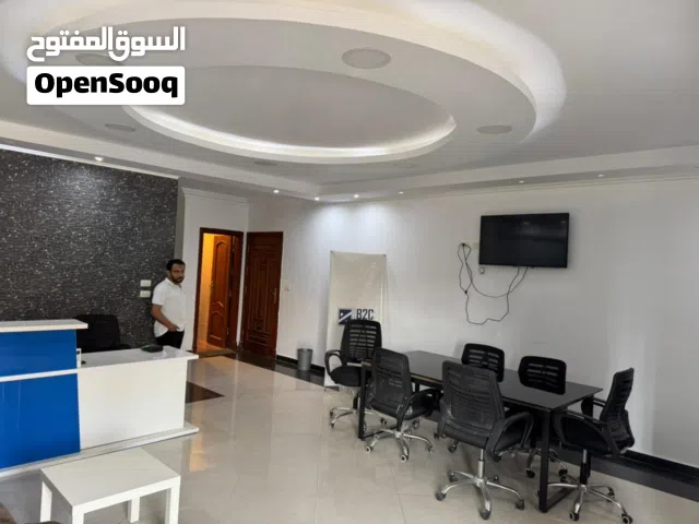 مكتب للايجار في الشيخ زايد.  المستثمر الصغير دور ارضي بمدخل خاص 200 م في 2 تكيف ومطبخ وريسبشن