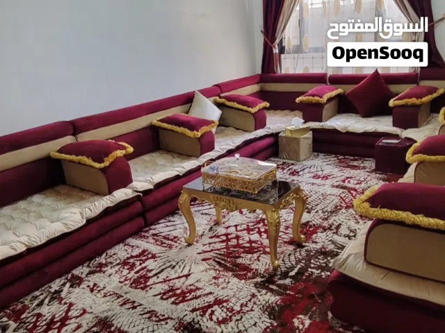 مجلس روعة للبيع ضغط قوي مع المفرشه والستاره السعر 450000الف
