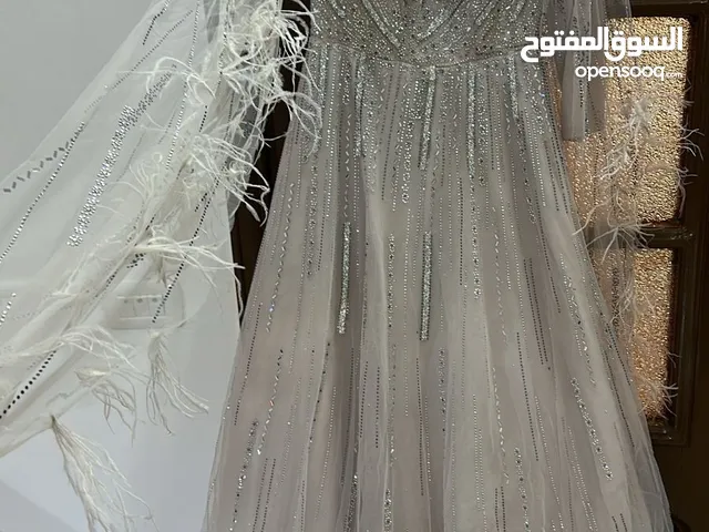 فساتين سوارية