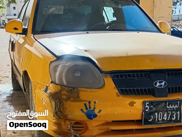 2004 هيونداي فيرنا Standard
