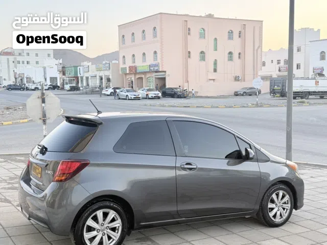 ياريس 1.5 نظيفة جداا 2015