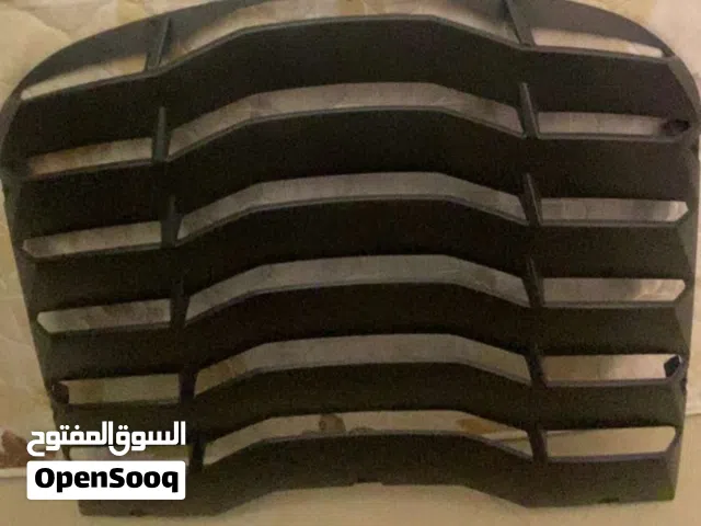 شبك خلفي لزجاج موستنق 2015 - 2023 بحالة ممتازة Ford mustang rear window louvers from 2015 -2023