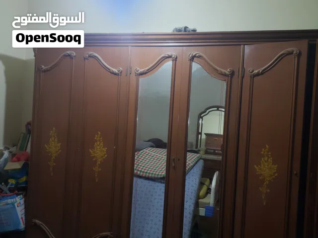 غرفه ايطالي خشب درجه اولئ دولاب وتسريحه وكمودينو