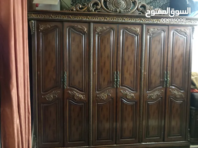 غرفة نوم في حاله جيدا جدا