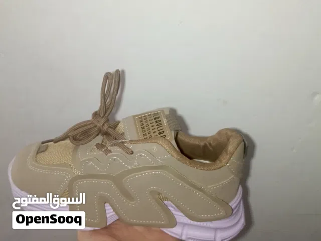 حذاء رياضي طبي كمية محدوده/مراسله خاص